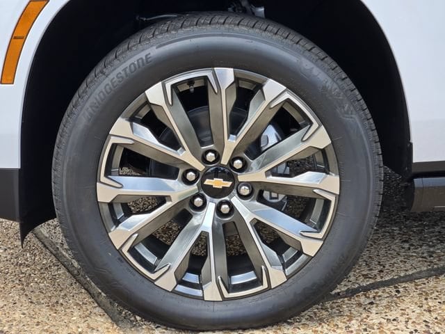 2026 Chevrolet Suburban High Country - Photo 8