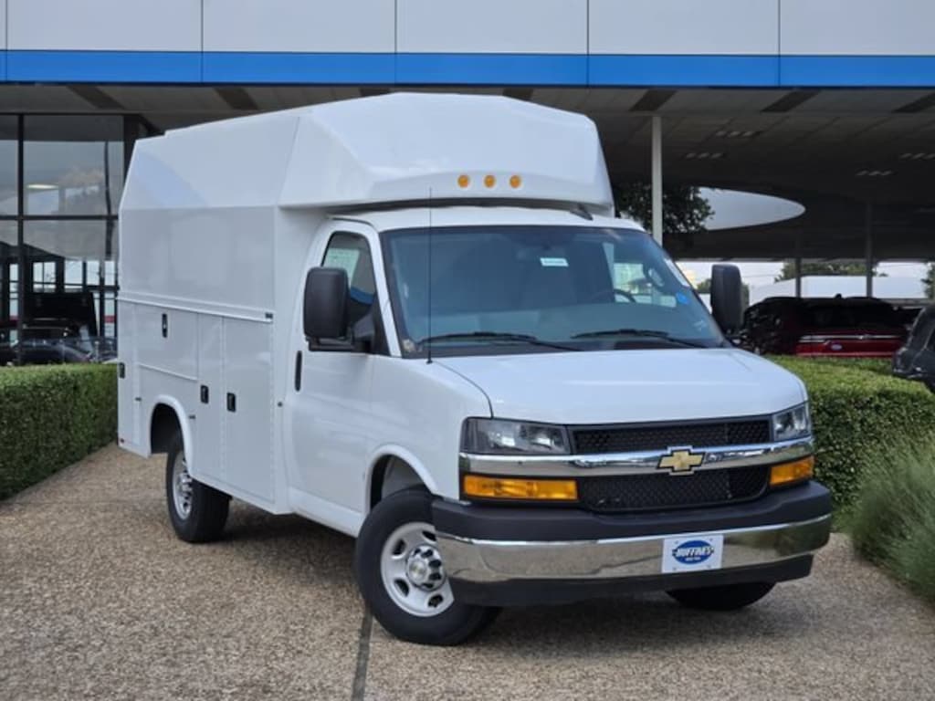 New 2026 Chevrolet Express Cutaway 3500 1WT Cutaway Van