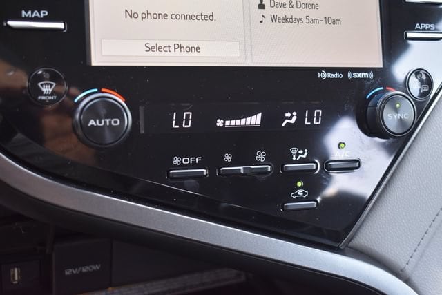 2020 Toyota Camry XLE - Photo 27