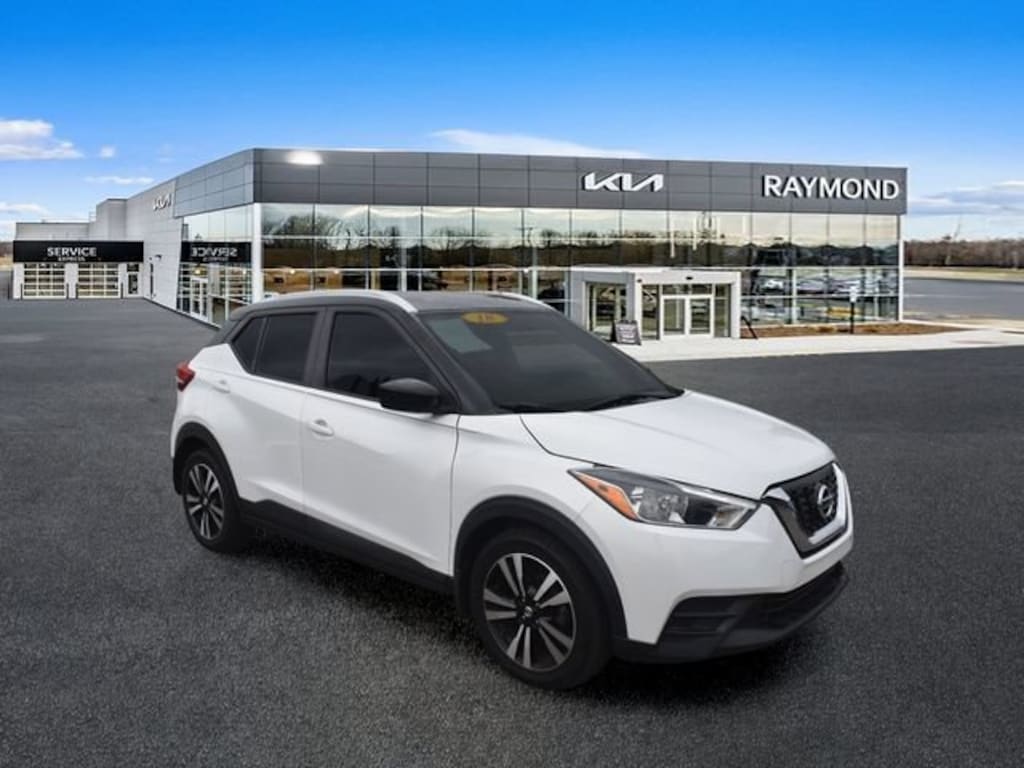 Used 2018 Nissan Kicks SV SUV