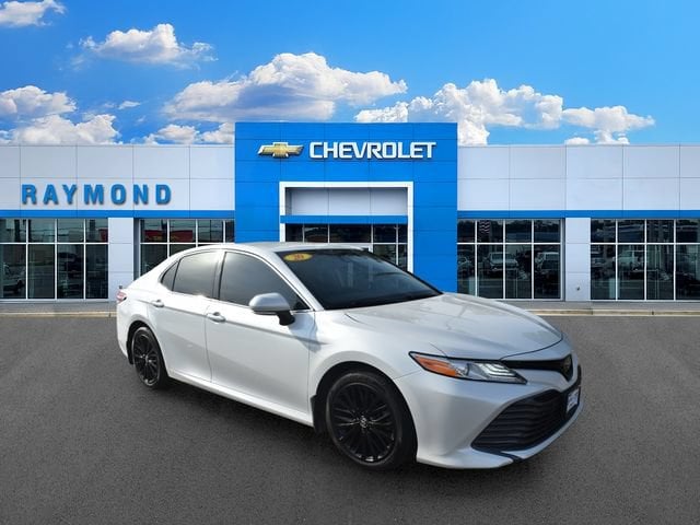 2020 Toyota Camry XLE - Photo 11