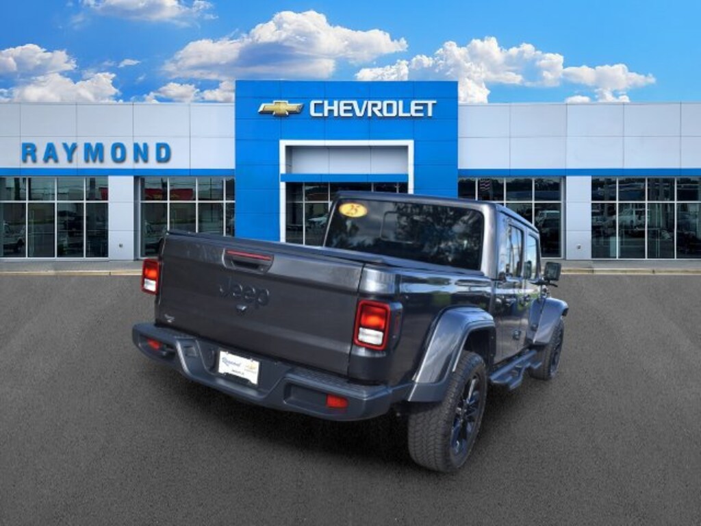 Used 2025 Jeep Gladiator Nighthawk Truck