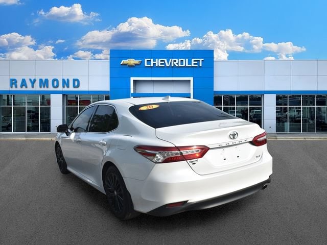2020 Toyota Camry XLE - Photo 6