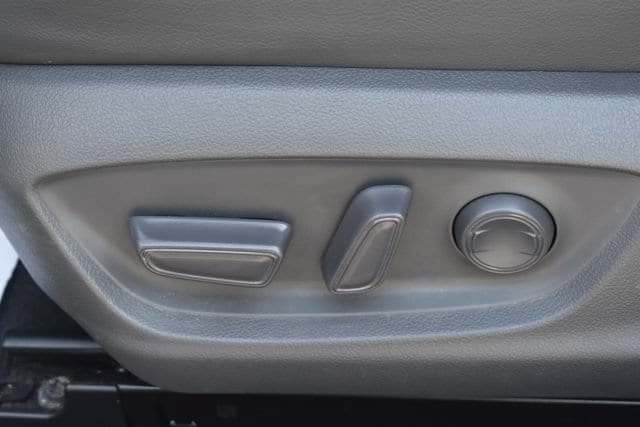 2020 Toyota Camry XLE - Photo 23