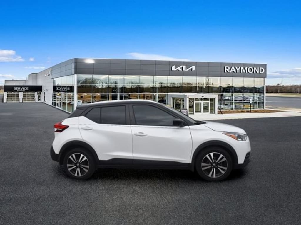 Used 2018 Nissan Kicks SV SUV