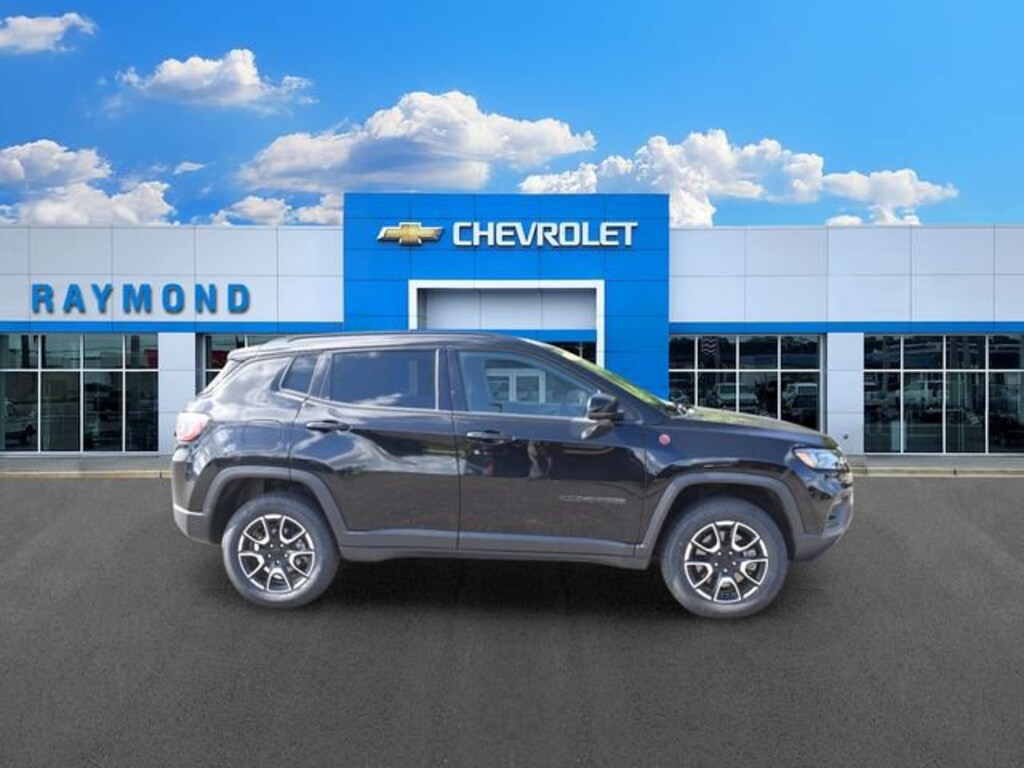 Used 2024 Jeep Compass Trailhawk 4x4 SUV