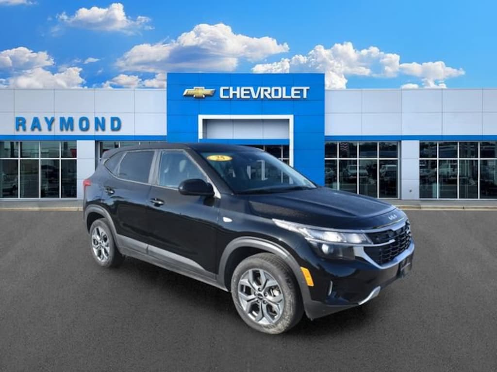 Used 2025 Kia Seltos LX SUV