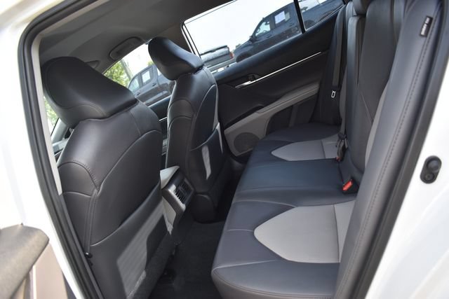 2020 Toyota Camry XLE - Photo 18