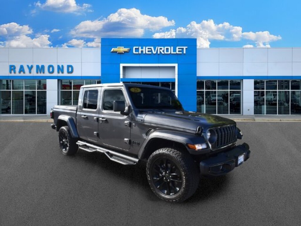 Used 2025 Jeep Gladiator Nighthawk Truck