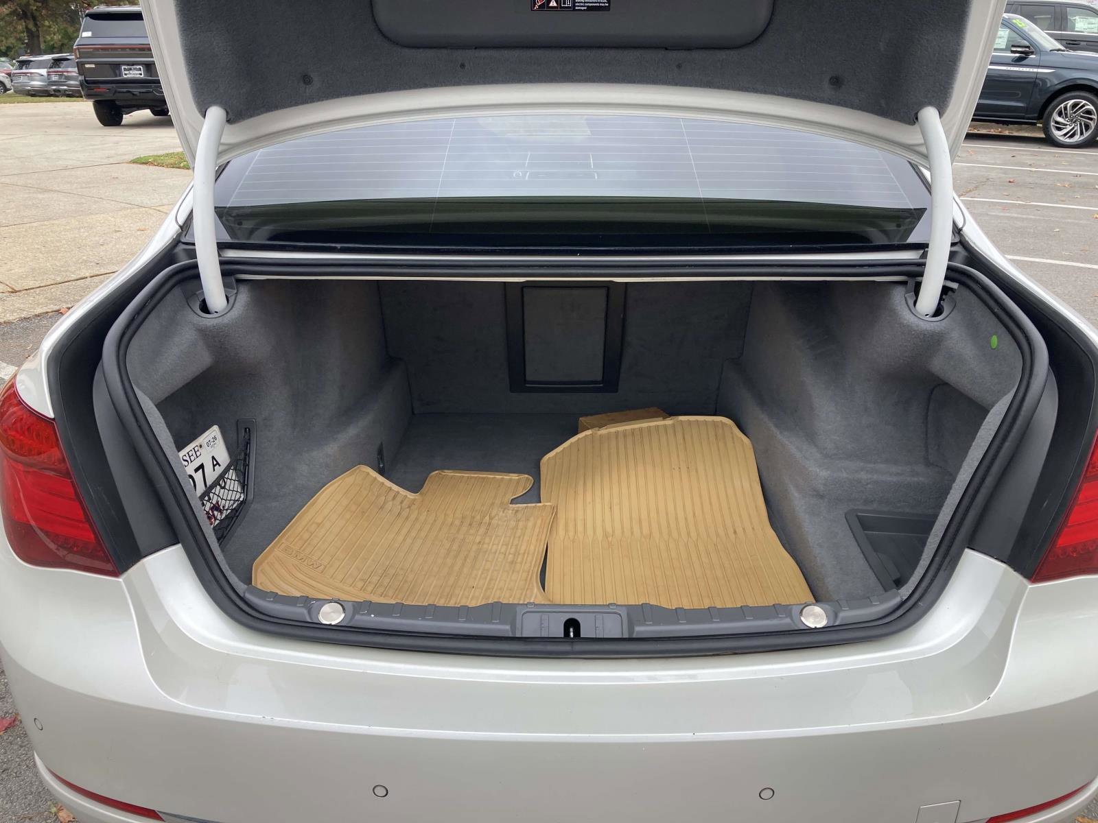 2013 BMW 7 Series 750i - Photo 15
