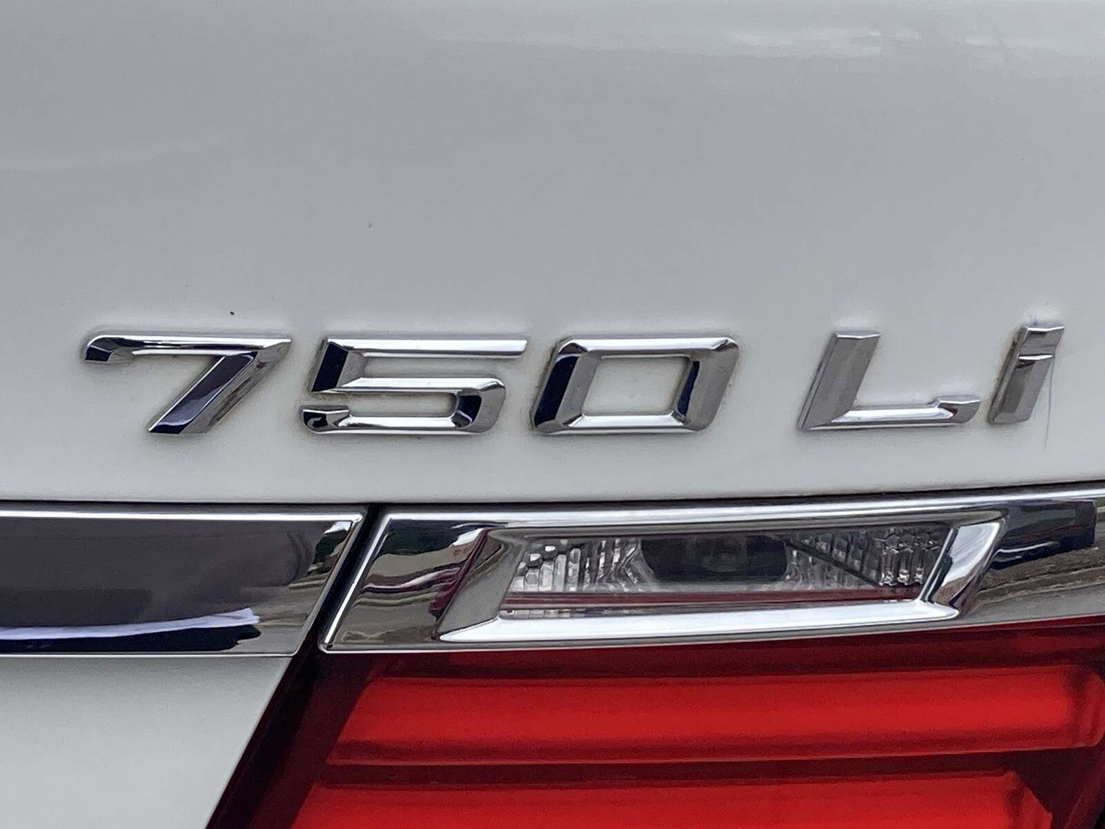 2013 BMW 7 Series 750i - Photo 6