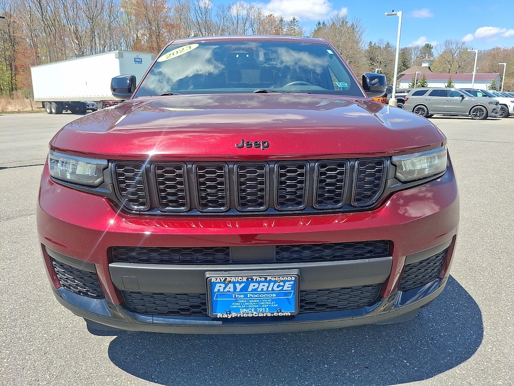 Used 2023 Jeep Grand Cherokee L Laredo SUV