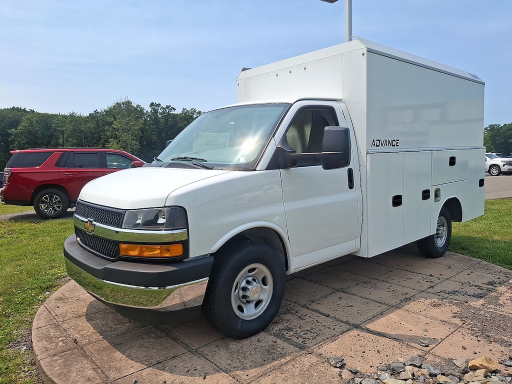 New 2026 Chevrolet Express Cutaway 3500 1WT Cutaway Van