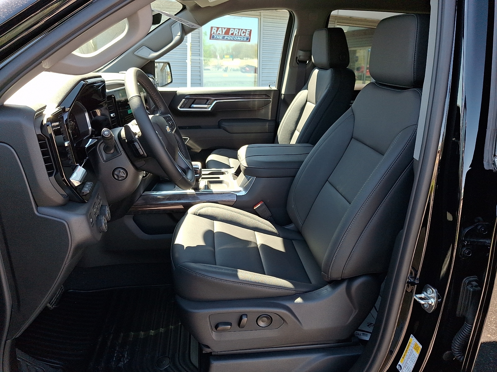 2026 Chevrolet Silverado 1500 LTZ - Photo 9