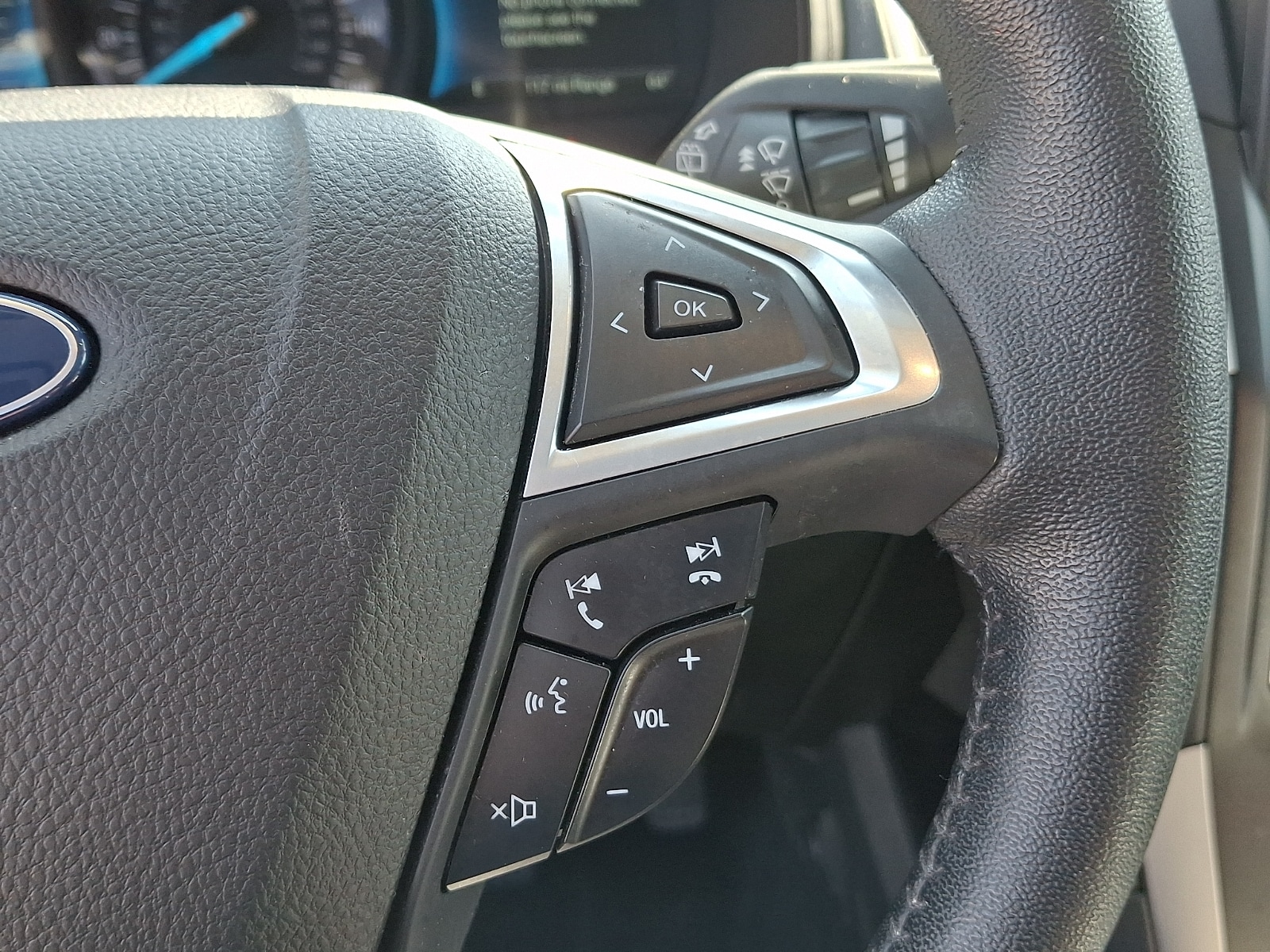 2022 Ford Edge SEL - Photo 23