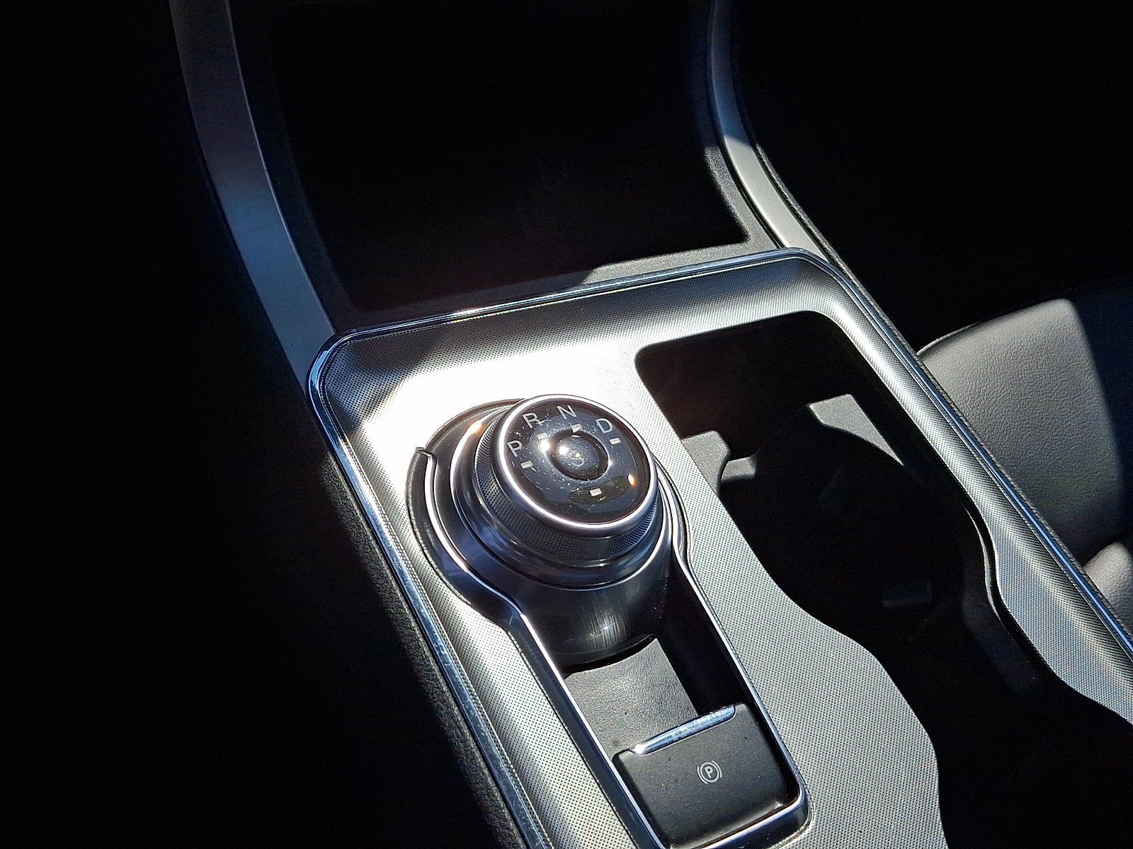 2022 Ford Edge SEL - Photo 15