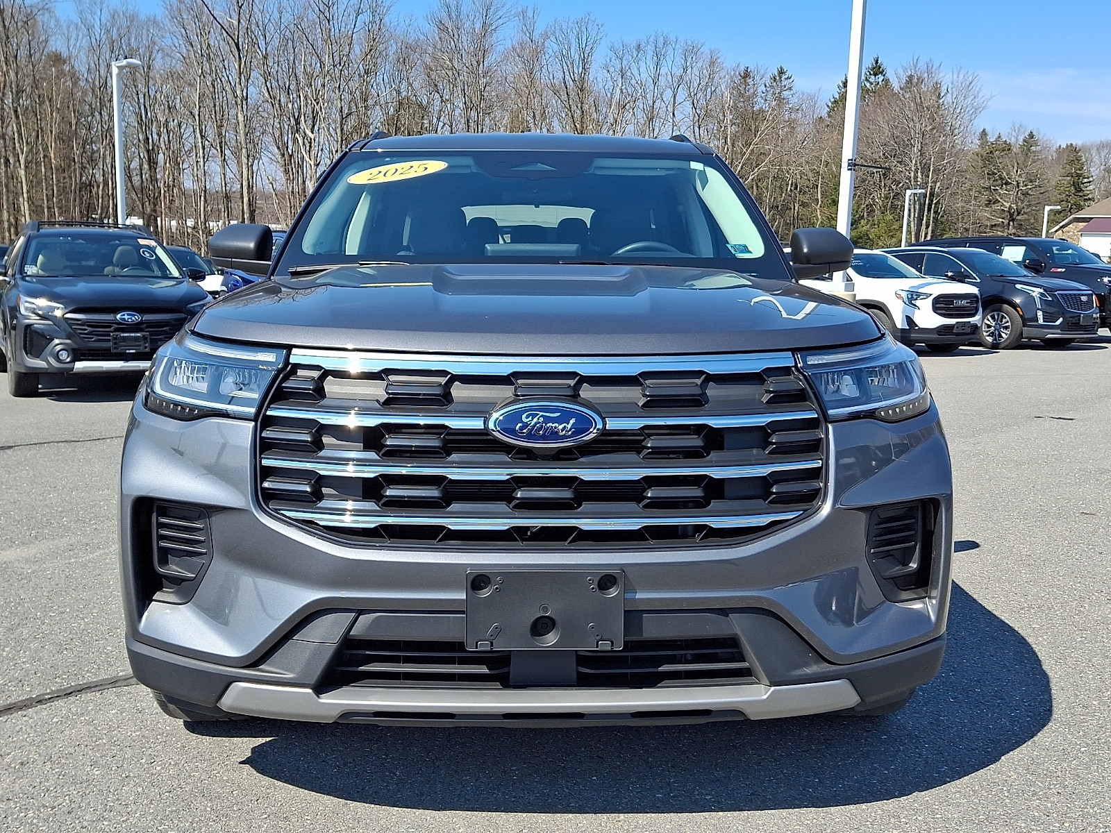 2025 Ford Explorer Active - Photo 2