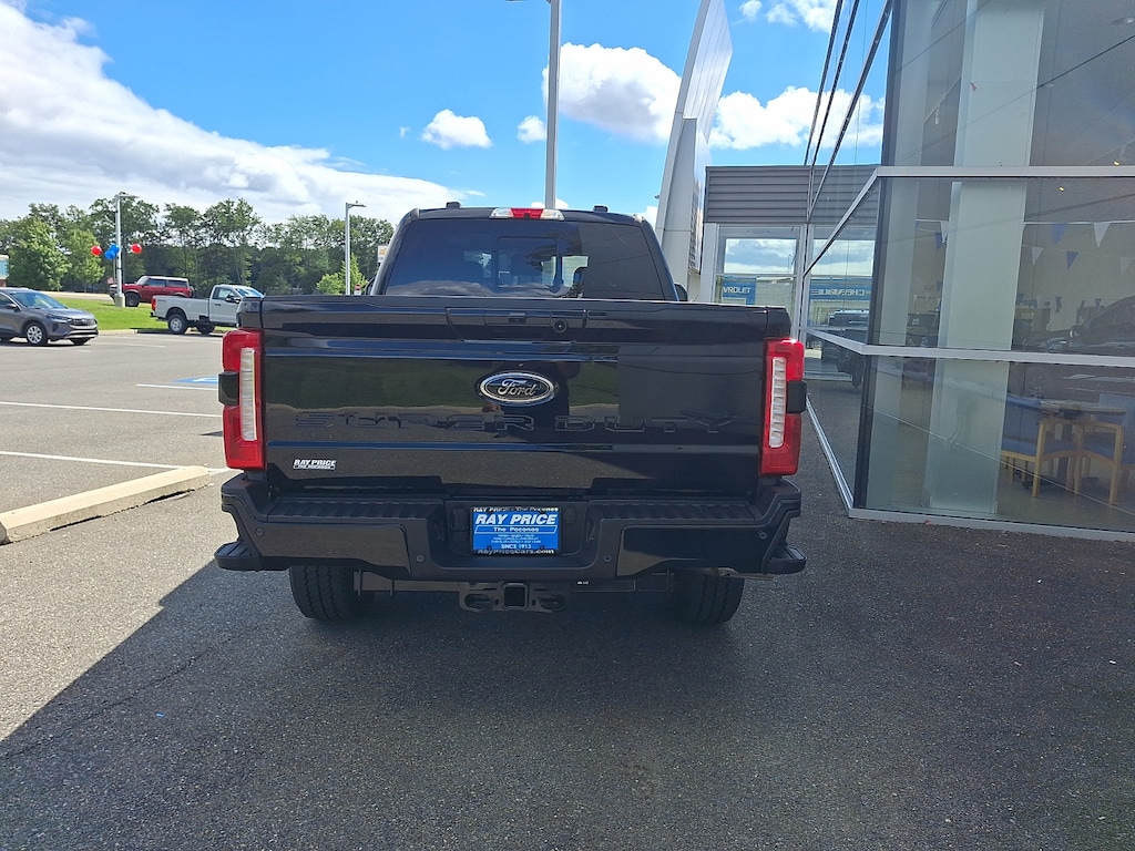 New 2026 Ford F-350 Lariat Truck Crew Cab