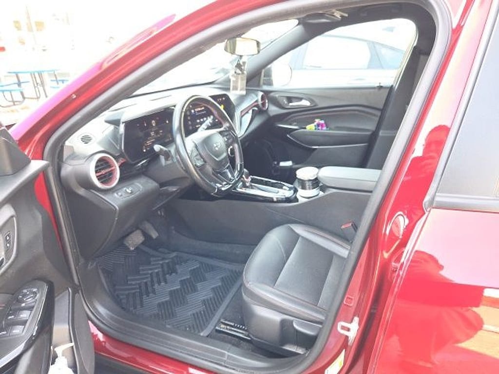 Used 2024 Chevrolet Trax FWD 2RS SUV
