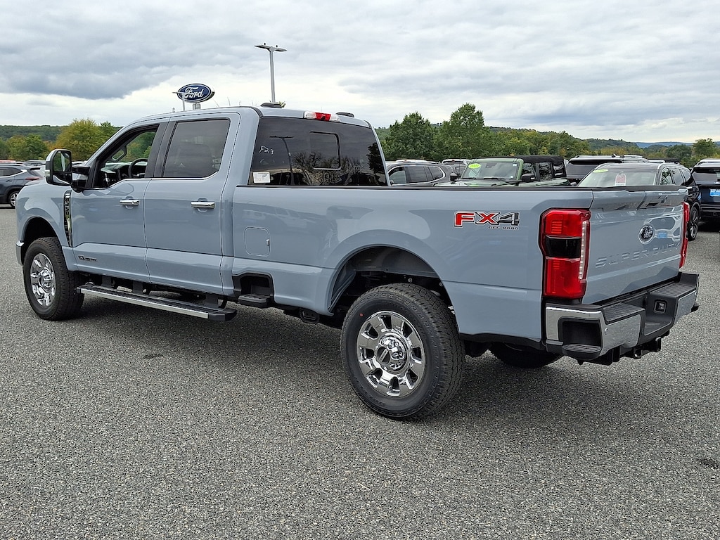 New 2026 Ford F-350 Lariat LARIAT 4WD CREW CAB