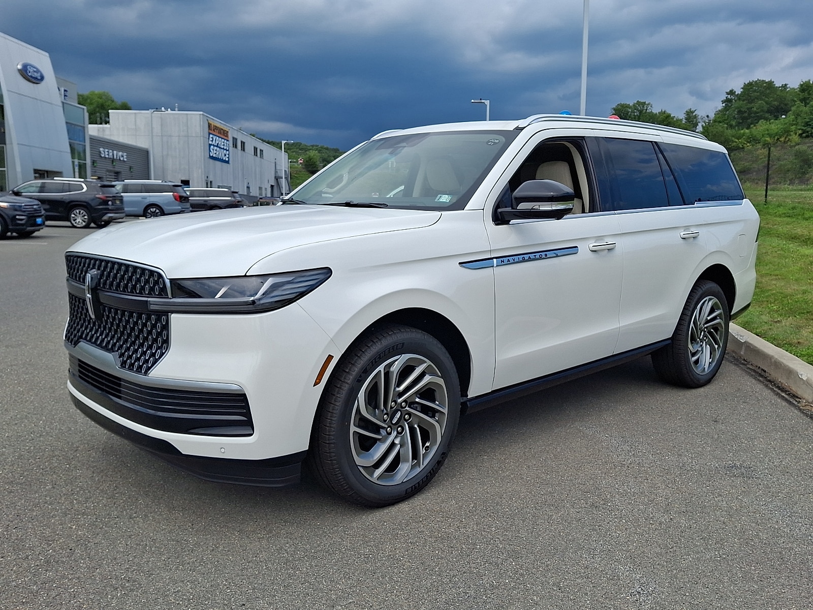 2027 Lincoln Navigator Reserve - Photo 2
