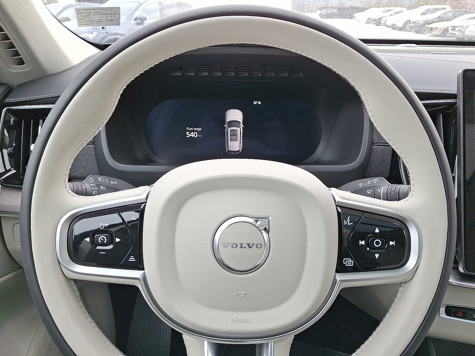 2026 Volvo XC90 Ultra - Photo 15