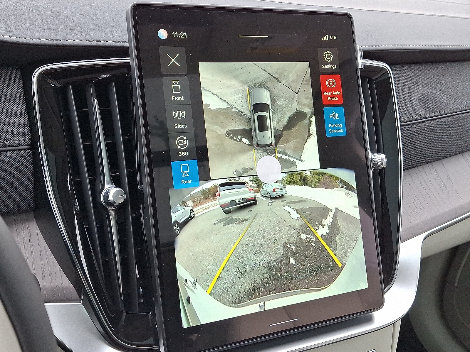 2026 Volvo XC90 Ultra - Photo 14