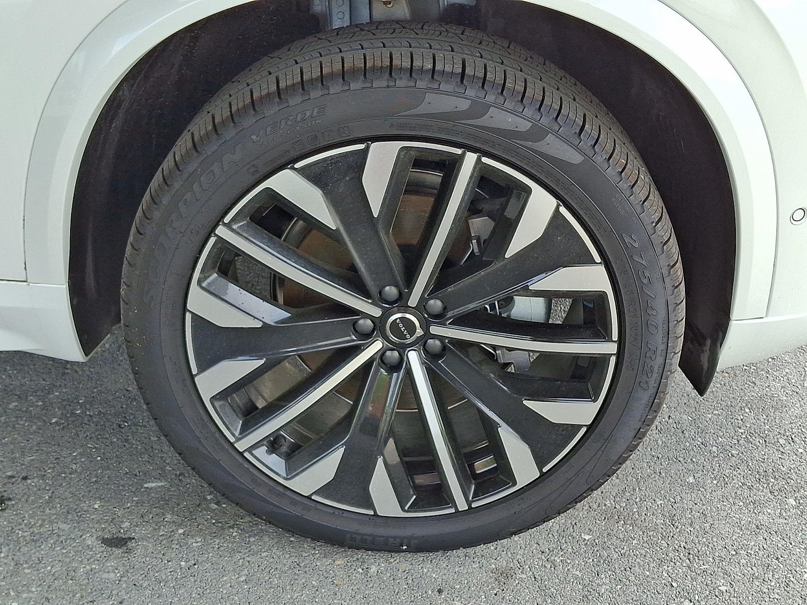 2026 Volvo XC90 Ultra - Photo 6