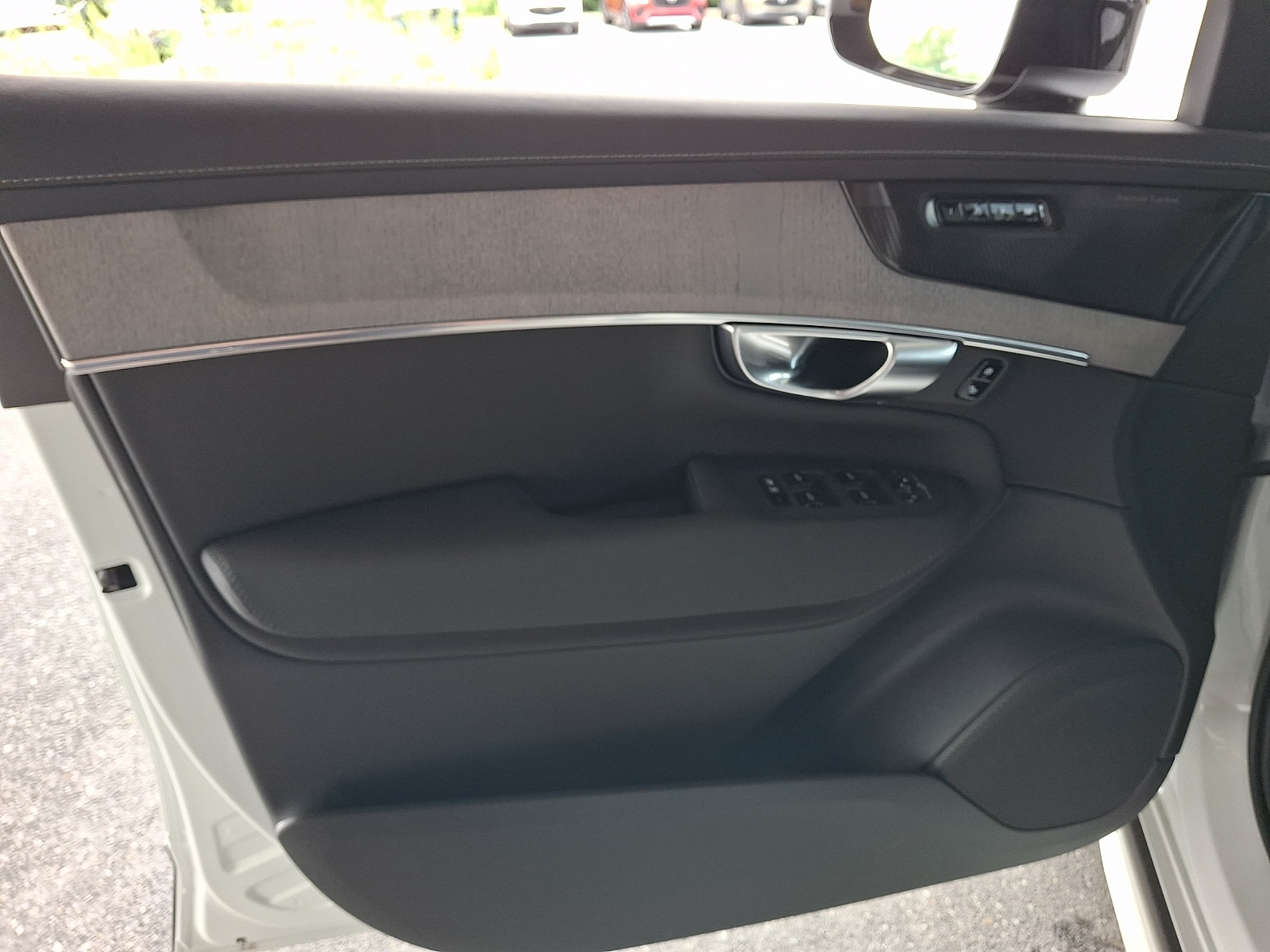 2026 Volvo XC90 Ultra - Photo 9