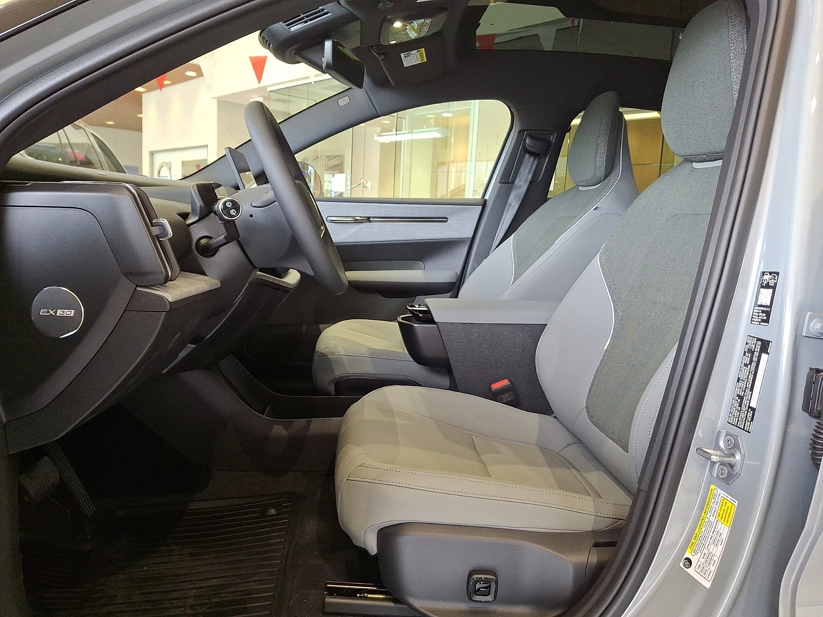 2026 Volvo EX30 Ultra - Photo 10