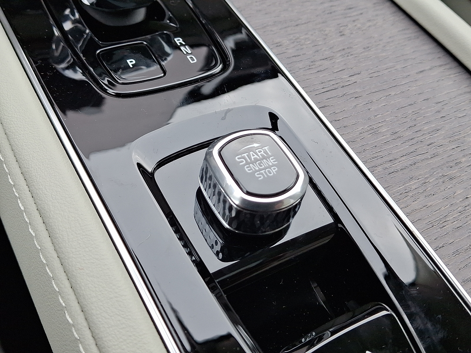 2026 Volvo XC90 Ultra - Photo 16