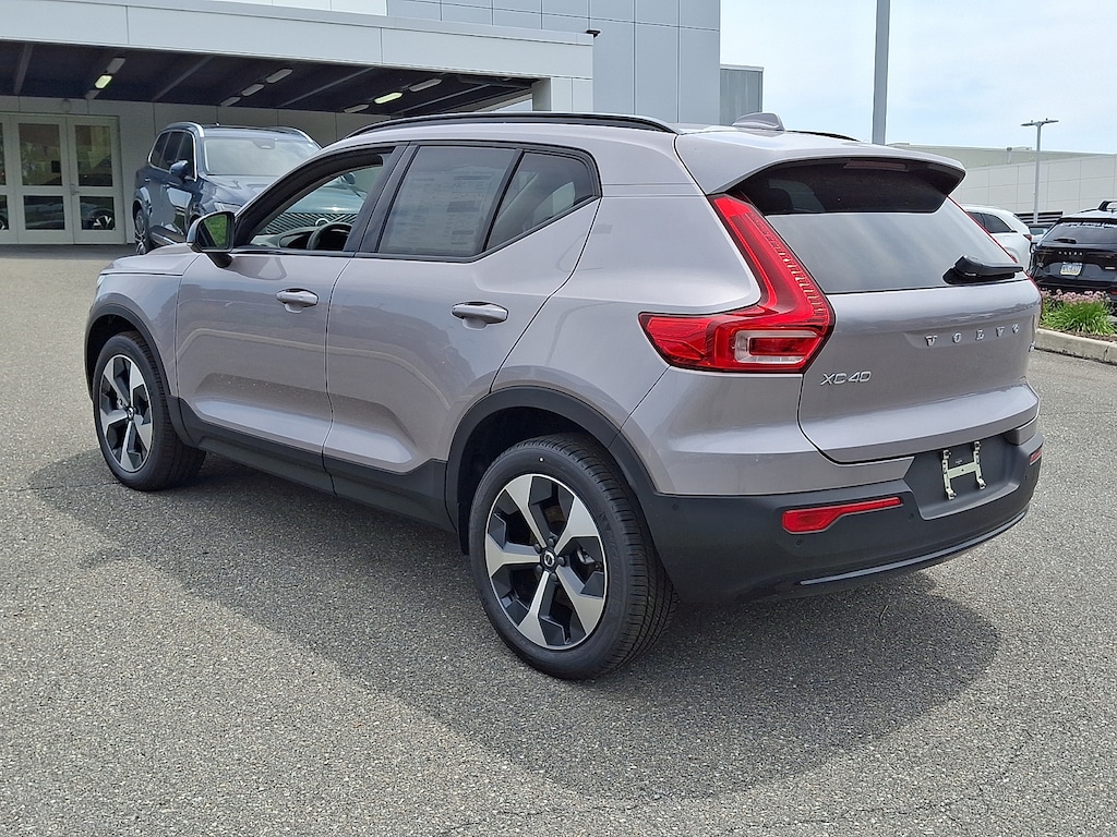 New 2026 Volvo XC40 B5 Plus SUV