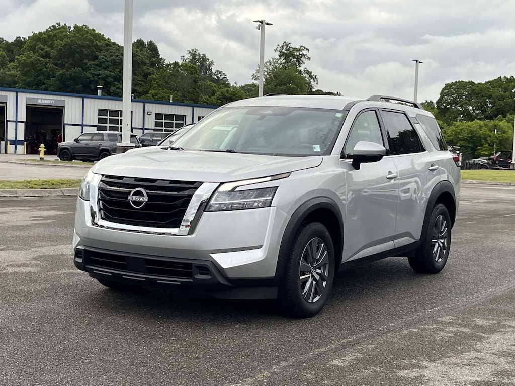 Used 2025 Nissan Pathfinder SV SUV