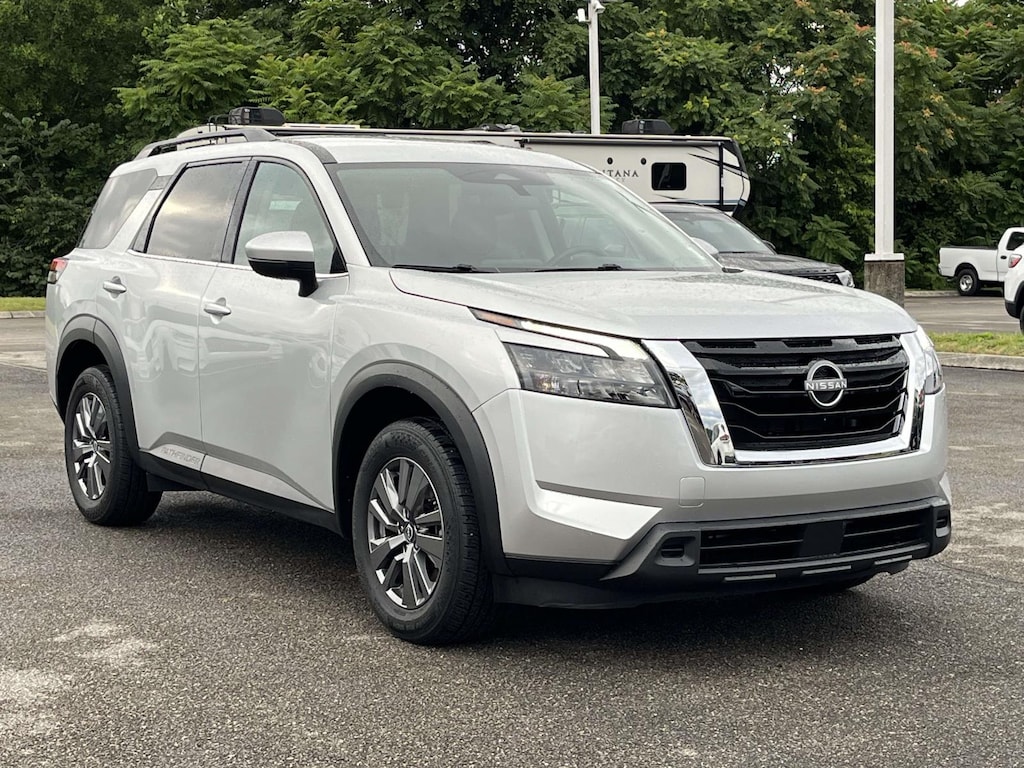 Used 2025 Nissan Pathfinder SV SUV