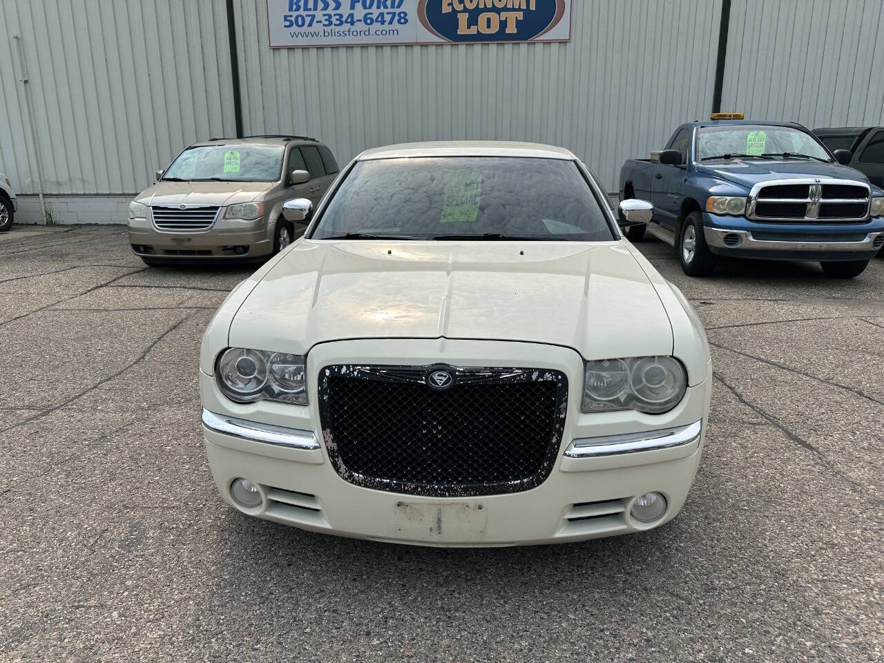 Used 2006 Chrysler 300 C with VIN 2C3KA63H06H230091 for sale in Faribault, Minnesota
