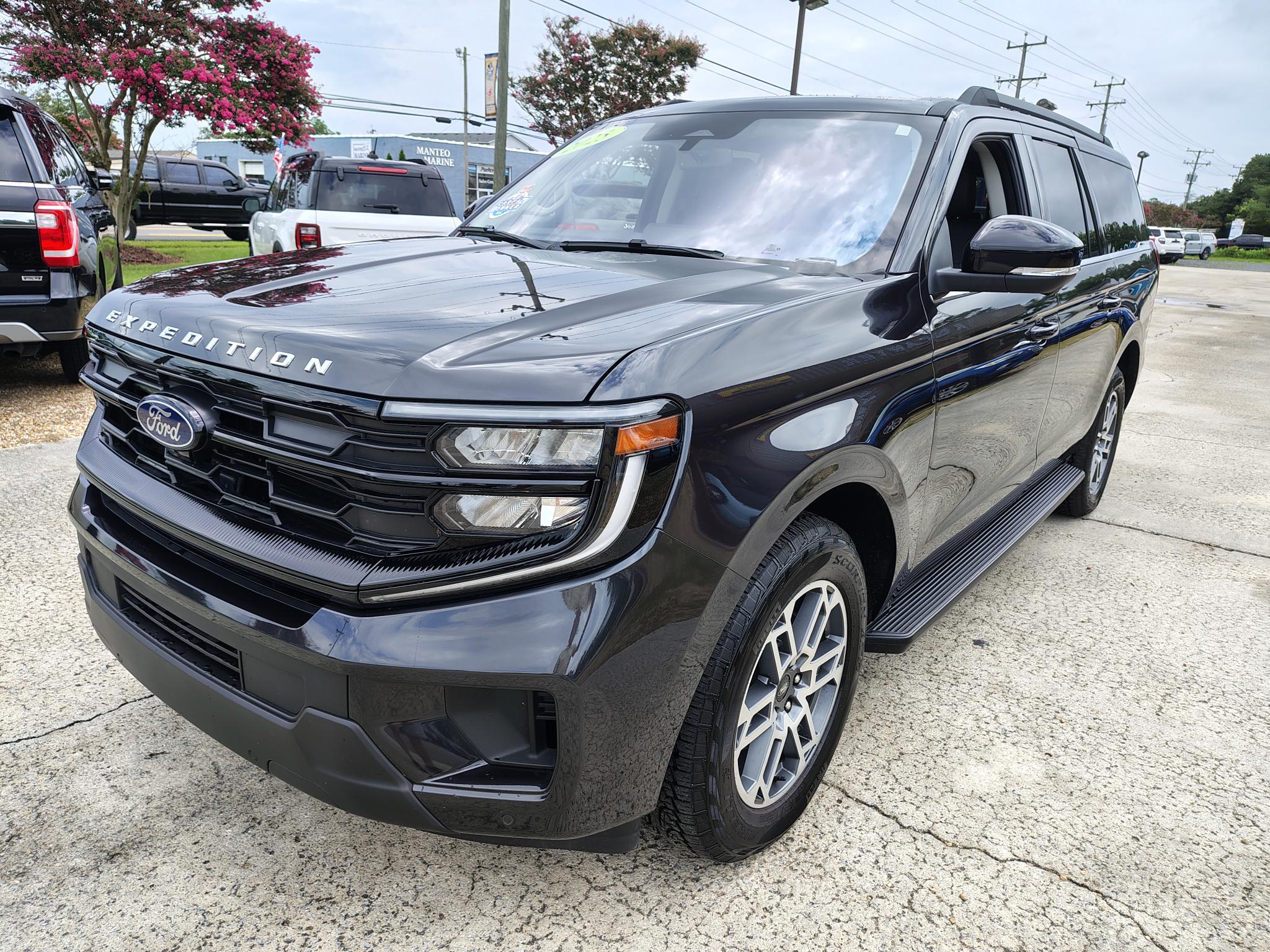 2025 Ford Expedition Active