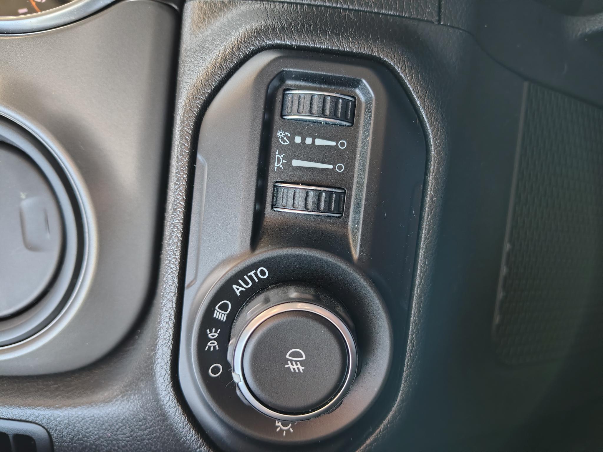 2022 Jeep Wrangler Unlimited Willys - Photo 13