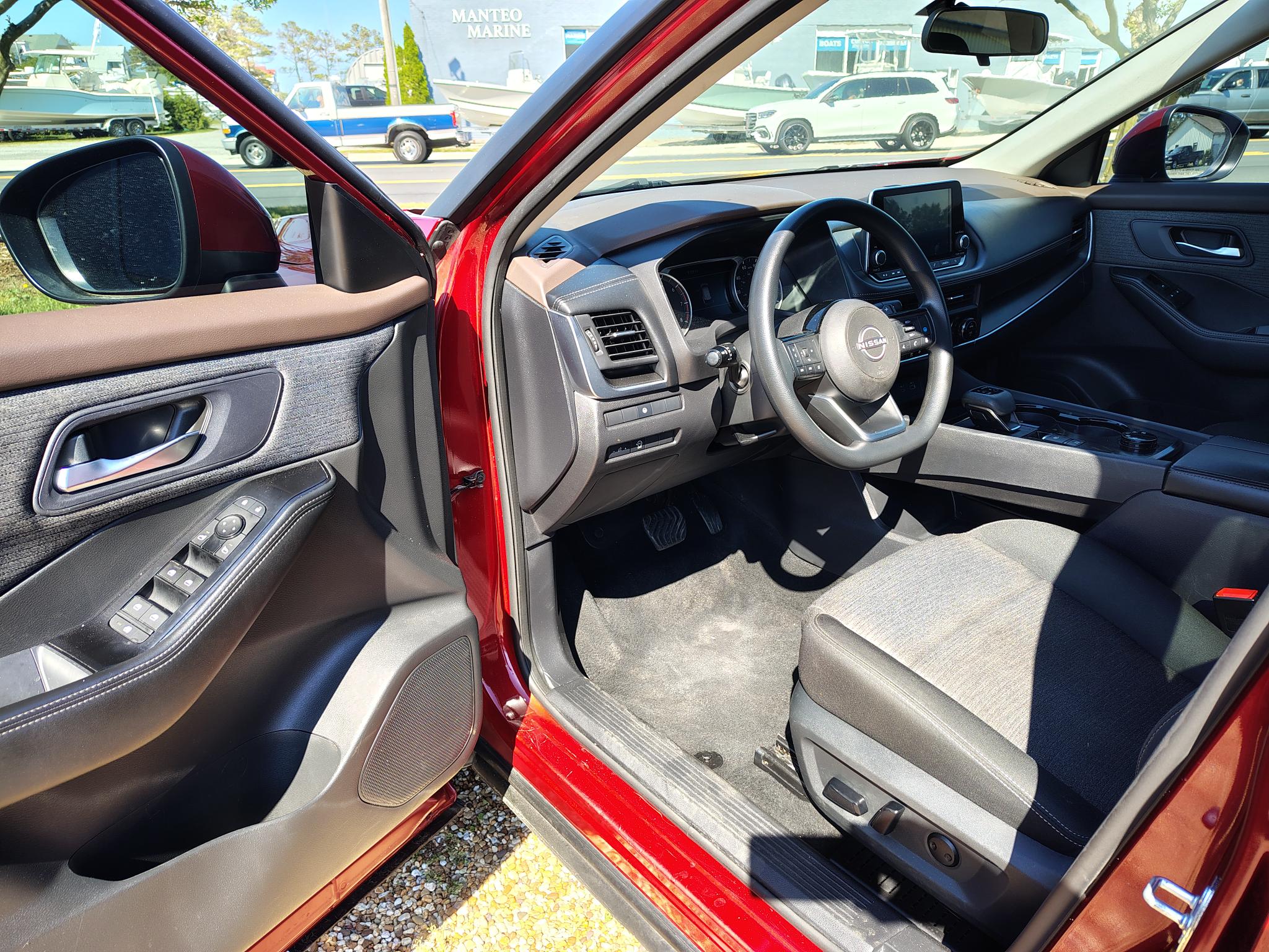 2023 Nissan Rogue SV - Photo 10