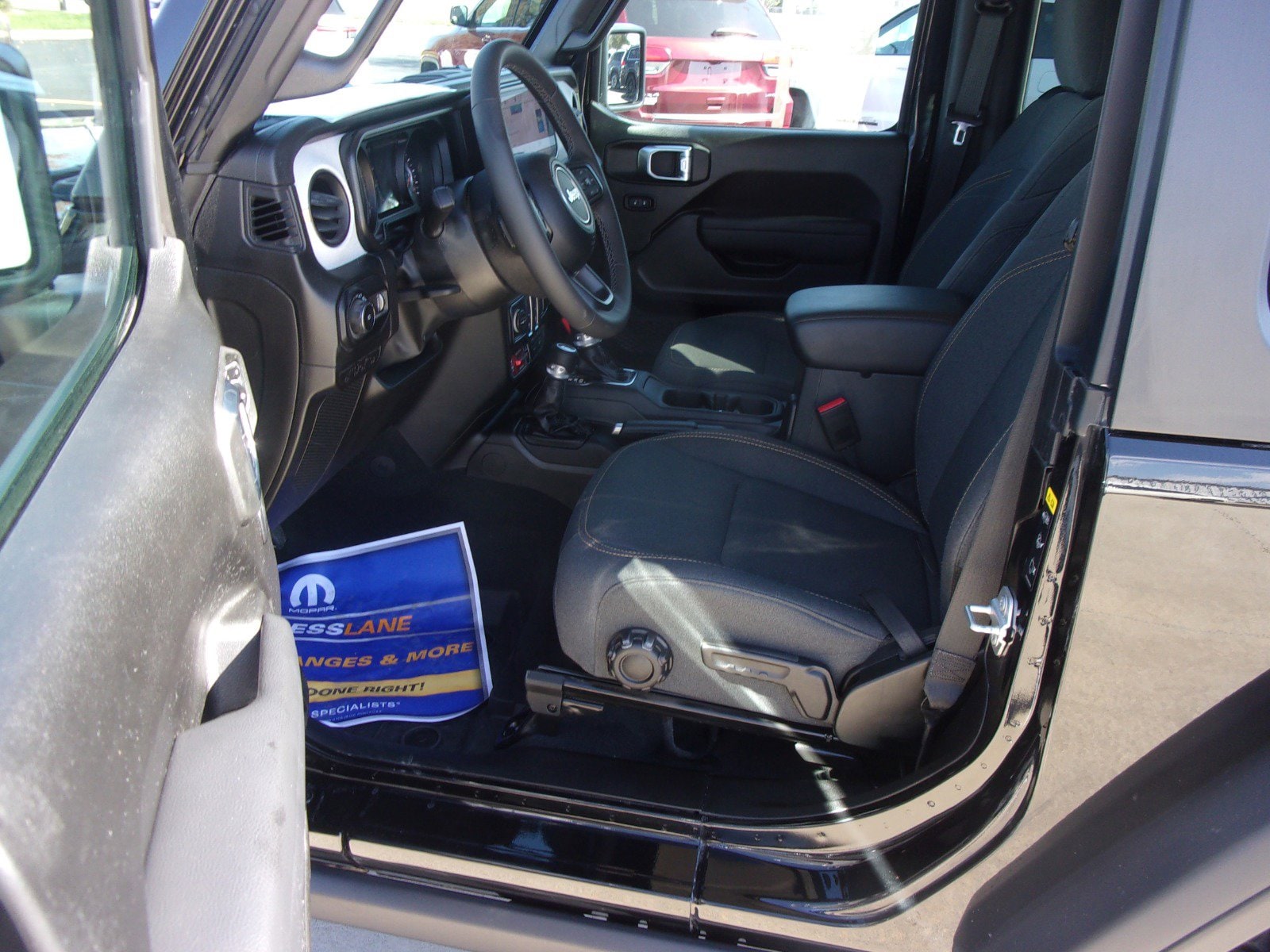 2025 Jeep Wrangler 2-Door Willys - Photo 10