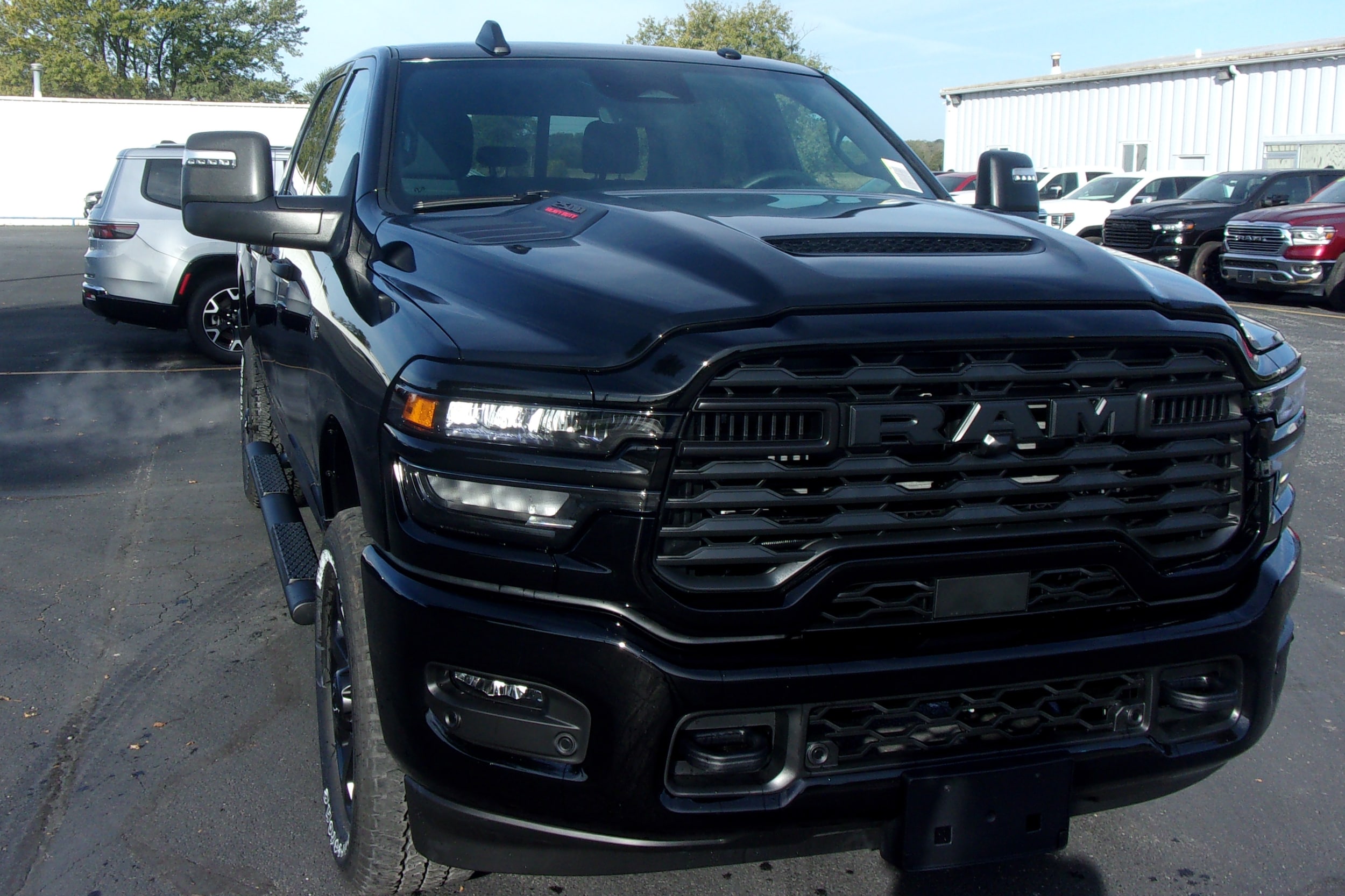 2027 RAM 2500 Pickup Tradesman/Black Express