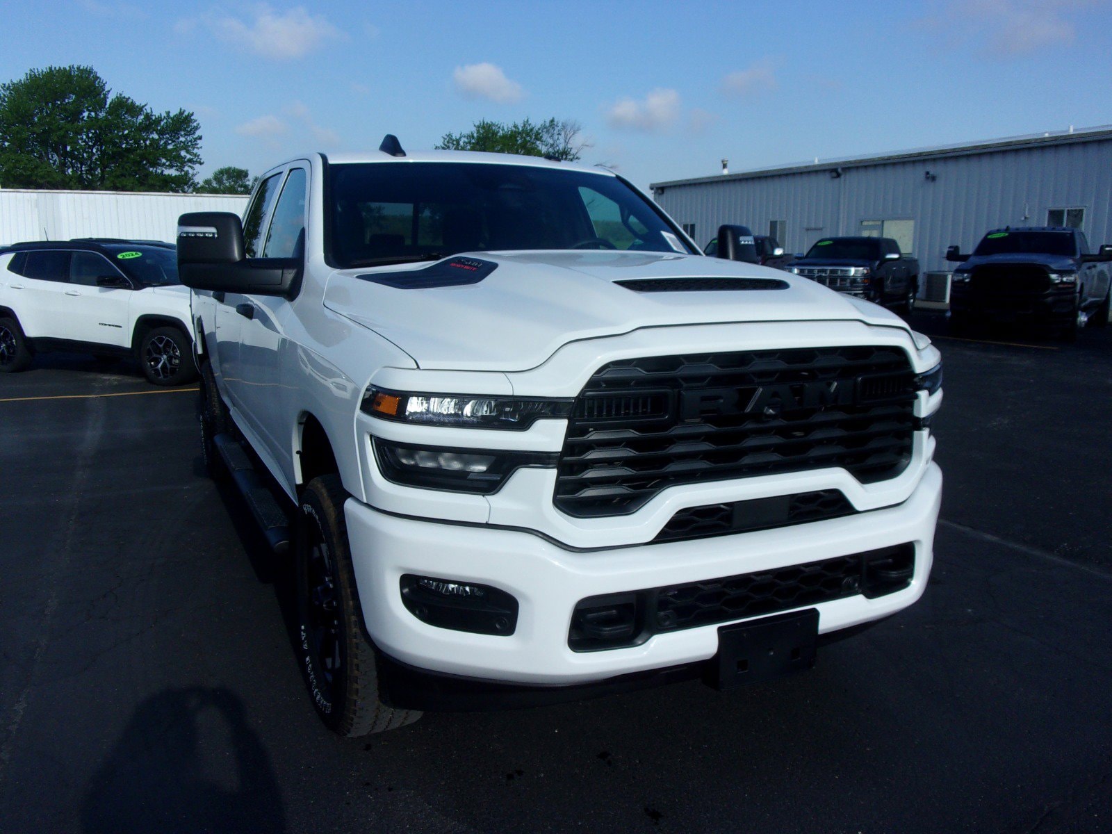 2026 RAM 2500 Pickup Tradesman/Black Express