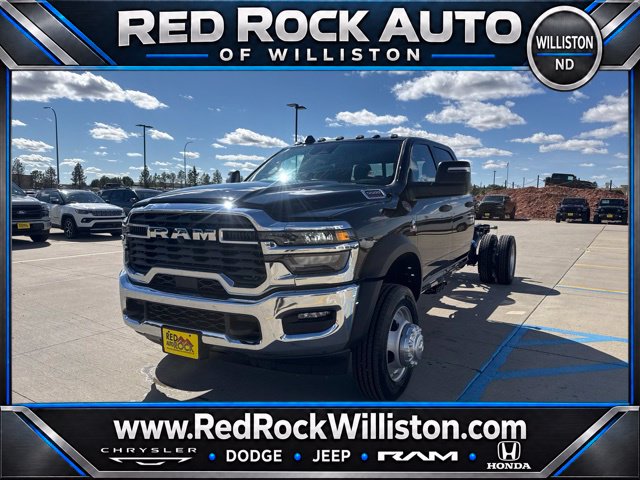 2026 Ram 5500 Chassis Cab TRADESMAN  CREW  4X4 84' CA Pickup