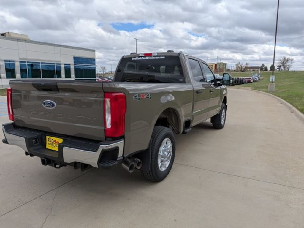 New 2026 Ford F-350 XLT Truck Crew Cab