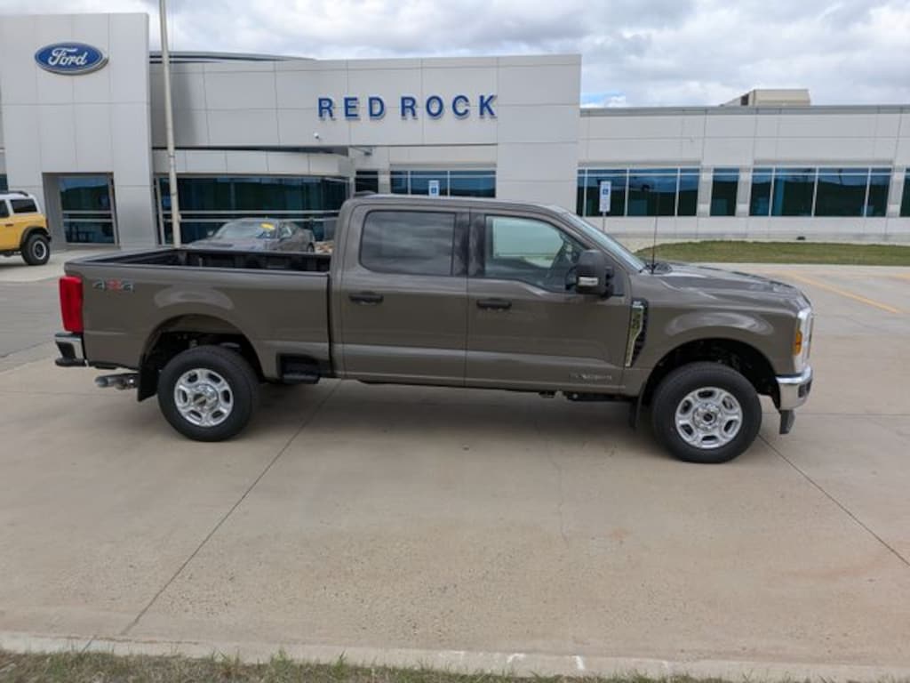 New 2026 Ford F-350 XLT Truck Crew Cab