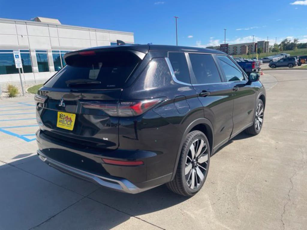 Certified 2025 Mitsubishi Outlander SE SUV