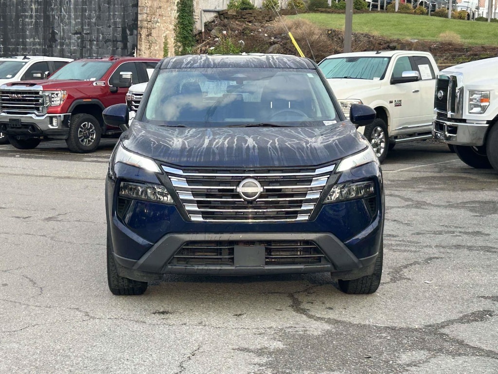 Used 2024 Nissan Rogue SV SUV