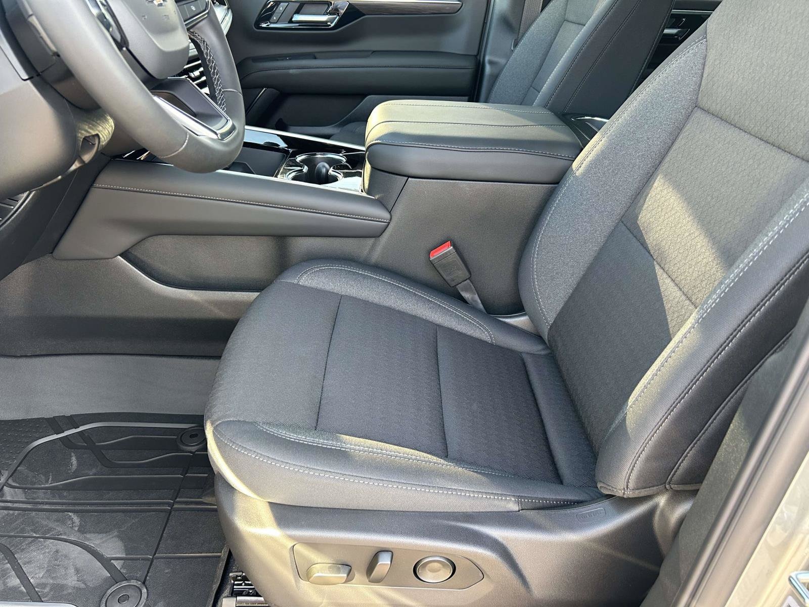 2026 Chevrolet Suburban LS - Photo 18