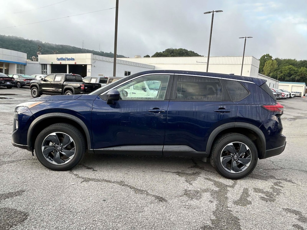 Used 2024 Nissan Rogue SV SUV