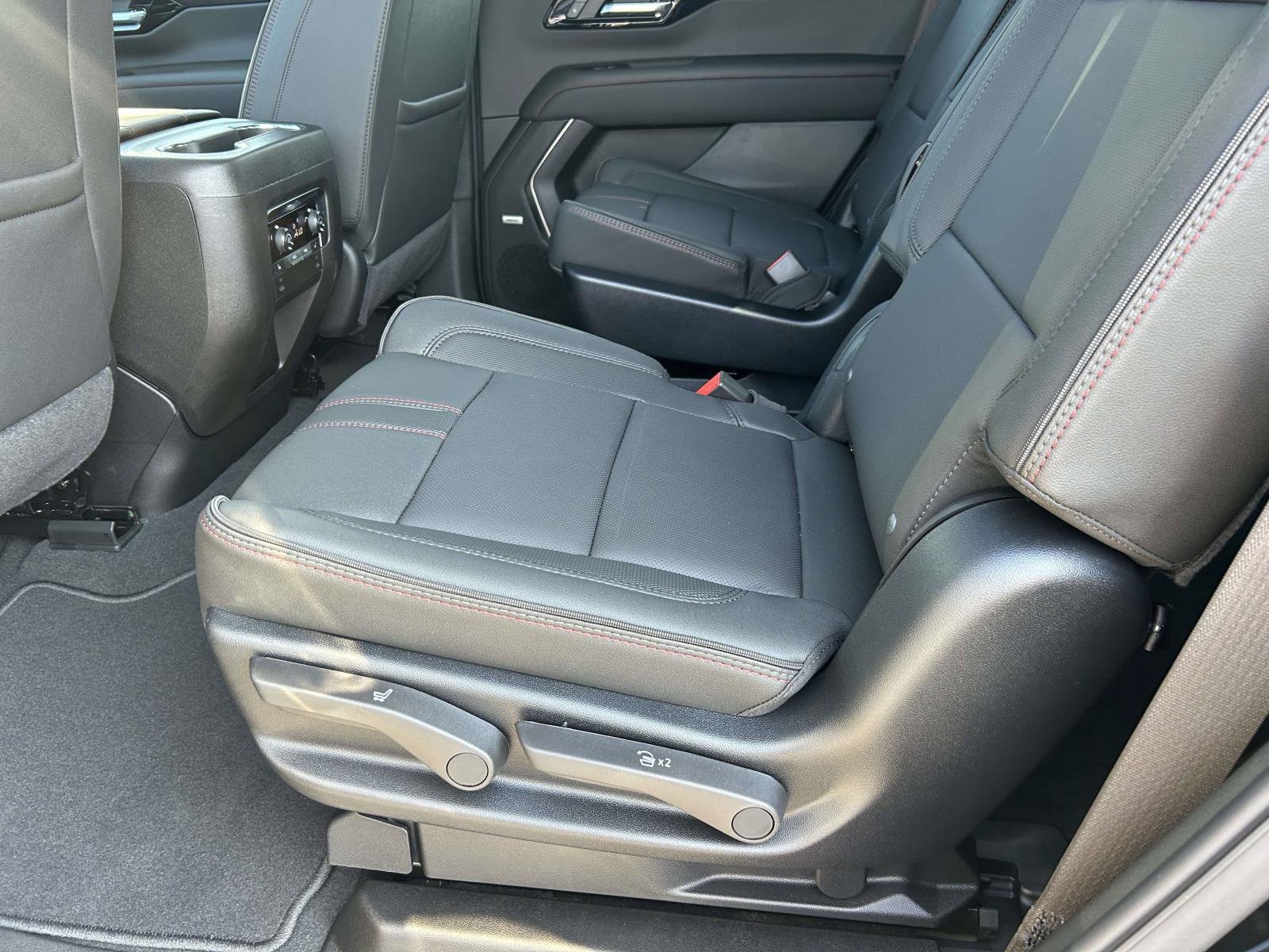 2026 Chevrolet Tahoe RST - Photo 13