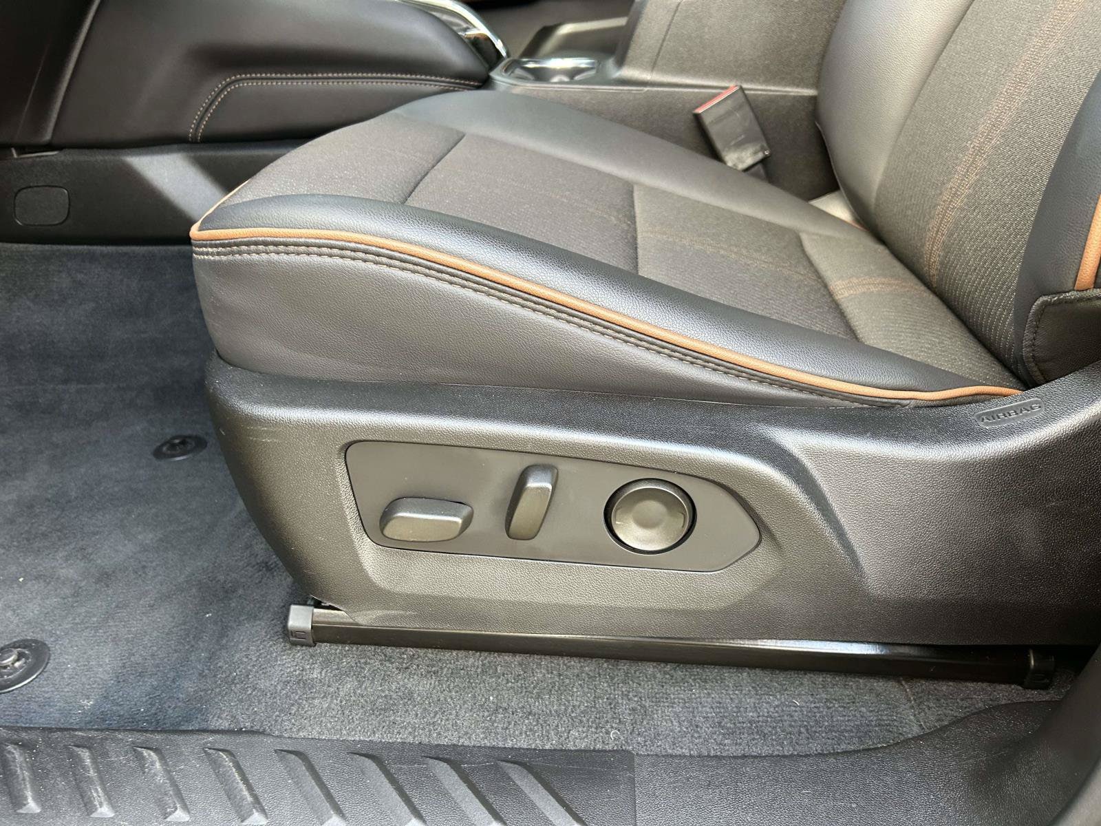 2024 GMC Canyon AT4 - Photo 18